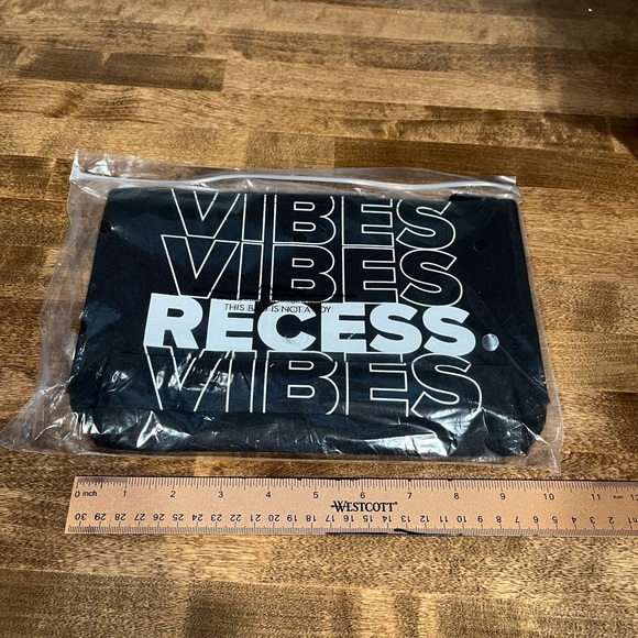 Thirty-One Recess Vibes Black Zipper Pouch - Picture 3 of 5